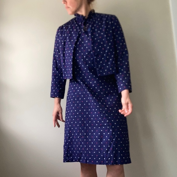 100% cotton vintage seersucker 1970s polka dot dress suit with dress and jacket - Picture 3 of 11